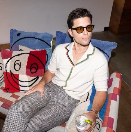 Ronen Rubinstein enjoys a lavish life with a net worth of $1 million.